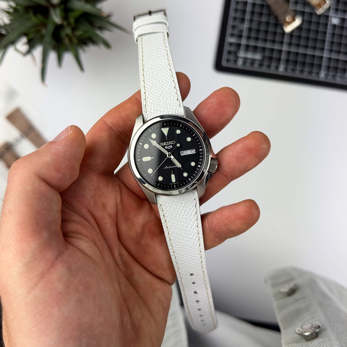 WHITE - GRAINED CALF LEATHER WATCH STRAP